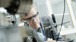 Thomas Tybell in the lab. Photo: Geir Mogen
