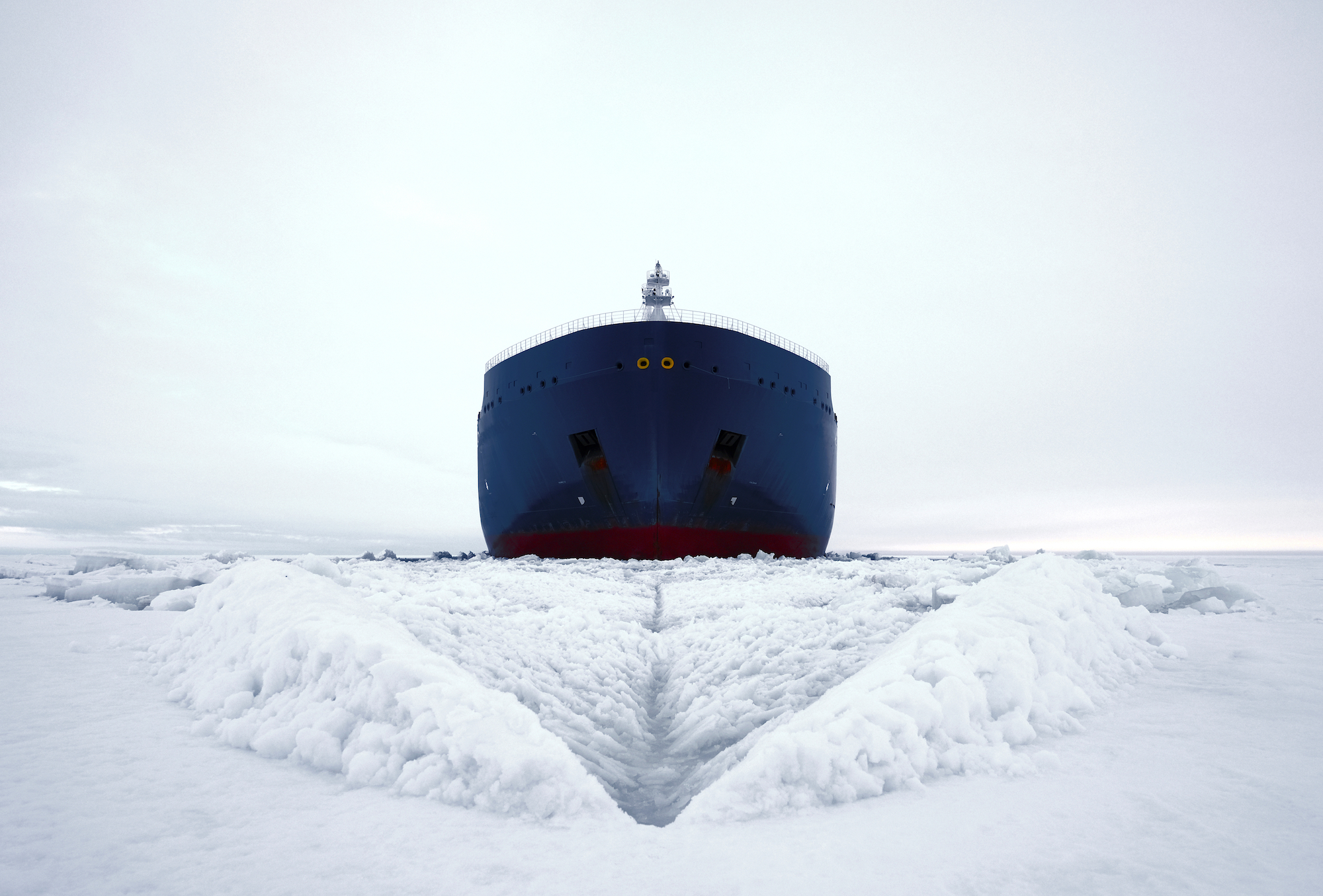 Lng,Carrier,Is,Breaking,Ice,In,The,Far,North