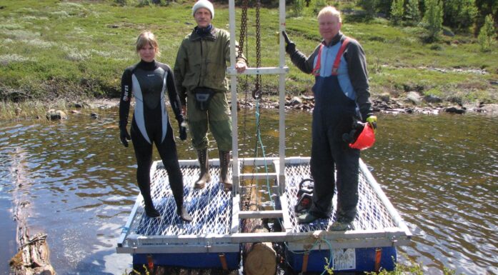 Tree ring research: Three researchers on a raft