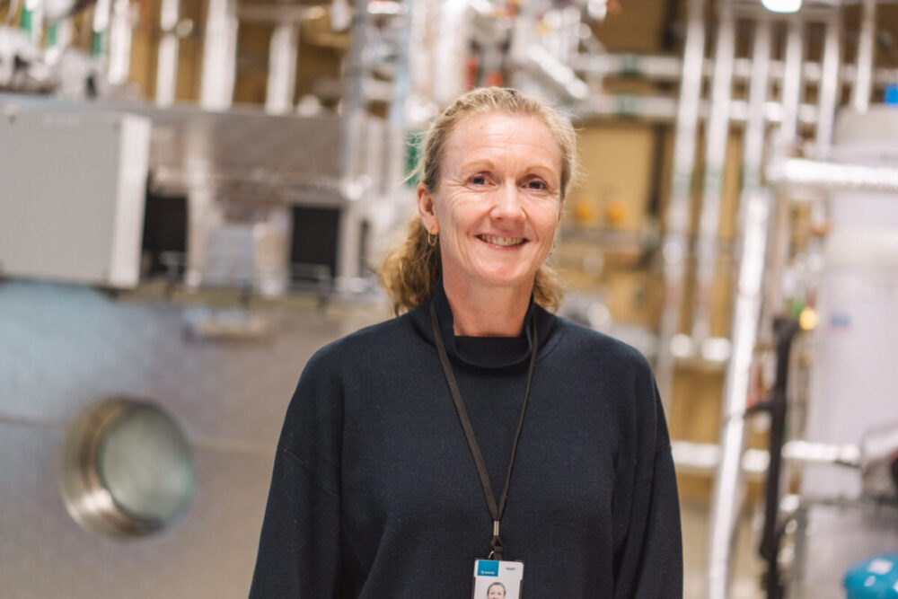 Battery researcher: Fride Vullum-Bruer in the battery lab.