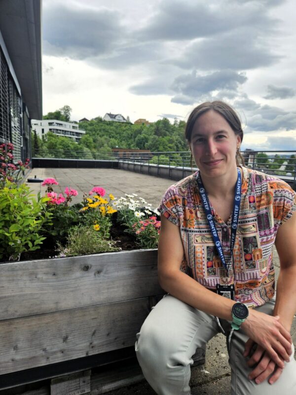 Noëlie Maurin is rethinking how we can combat antibiotic resistance. She has now received the water industry's award for her work. 