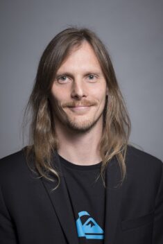 Portrait of Dennis Meier.
